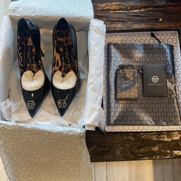 New Phillip Plein pumps with PP Hexagon on the toe. stiletto heel leather❤️ - Picture 7 of 7